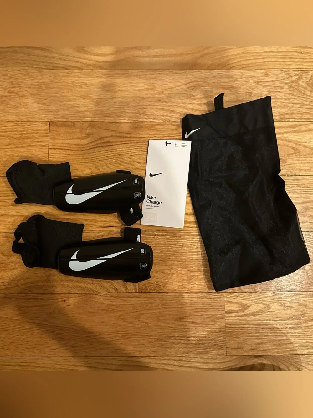 NWT Nike Youth Charge Soccer Shin Guard